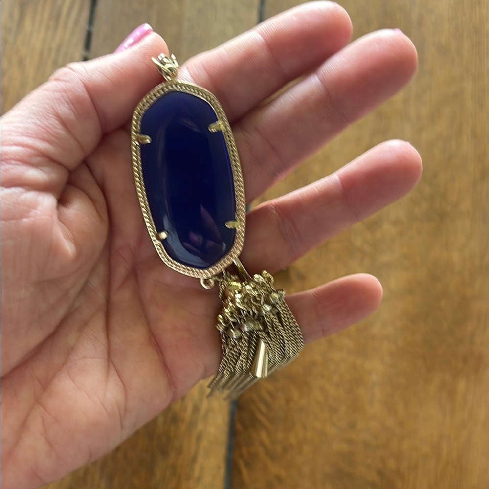 Kendra Scott Elegant Gold and Blue Pendant Necklace